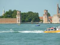 Das alte Arsenal von Venedig - und das Flughafen-Wasser-Taxi