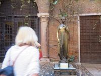  Broncestatue der Julia
