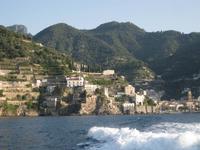 Überfahrt nach Capri an der Amalfiküste entlang
