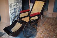 Ein Rollstuhl aus dem 19.Jahrhundert