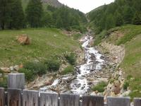 ... vorbei an Bächen