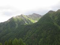Die Berge rund um den Pian Palu See