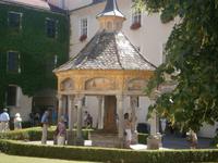 Der Brunnen der Wunder im Kloster Neustift