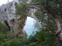 Arco Naturale auf Capri im Regen 