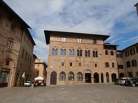 Volterra Piazza Dei Priori