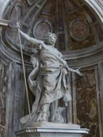  Statue des Longius Petersdom