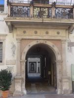 Palazzo Thun mit Neptunstatue (Original)