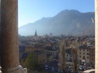 Blick von der Loggia Castello del Buonconsiglio auf die Altstadt von Trient