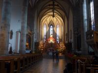 Innenraum St. Nikolaus - Meran mit dem Knick Langhaus zur Apsis