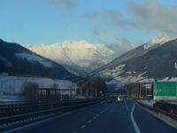 Blick auf die verschneiten Berge bei Sterzing