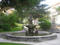 Brunnen am Eingang der Kathedrale