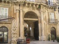 ehemaliger Adelspalast am Domplatz