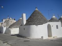 frisch verputzte Trulli-Wände