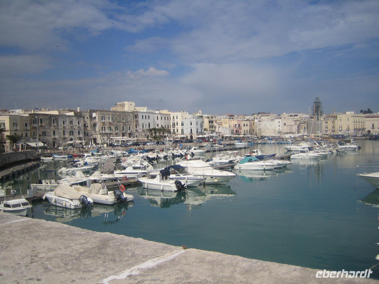 der Hafen von Trani 
