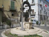 Brunnen an der Piazza Federico II in Foggia 