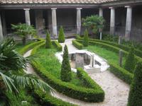 typische Gartenanlage in einem Atriumshaus