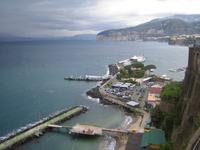 Blick auf den Hafen von Sorrent 