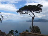 Italien, Capri, Blick zur sorrentinischen Halbinsel und zum Vesuv