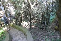 Wanderweg an der Grotta di Matermania