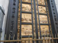  19 Den Bronceportalen verdankt das BattisterioSan Giovanni seinen Ruhm