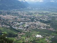 Blick auf Dorf Tirol und Meran