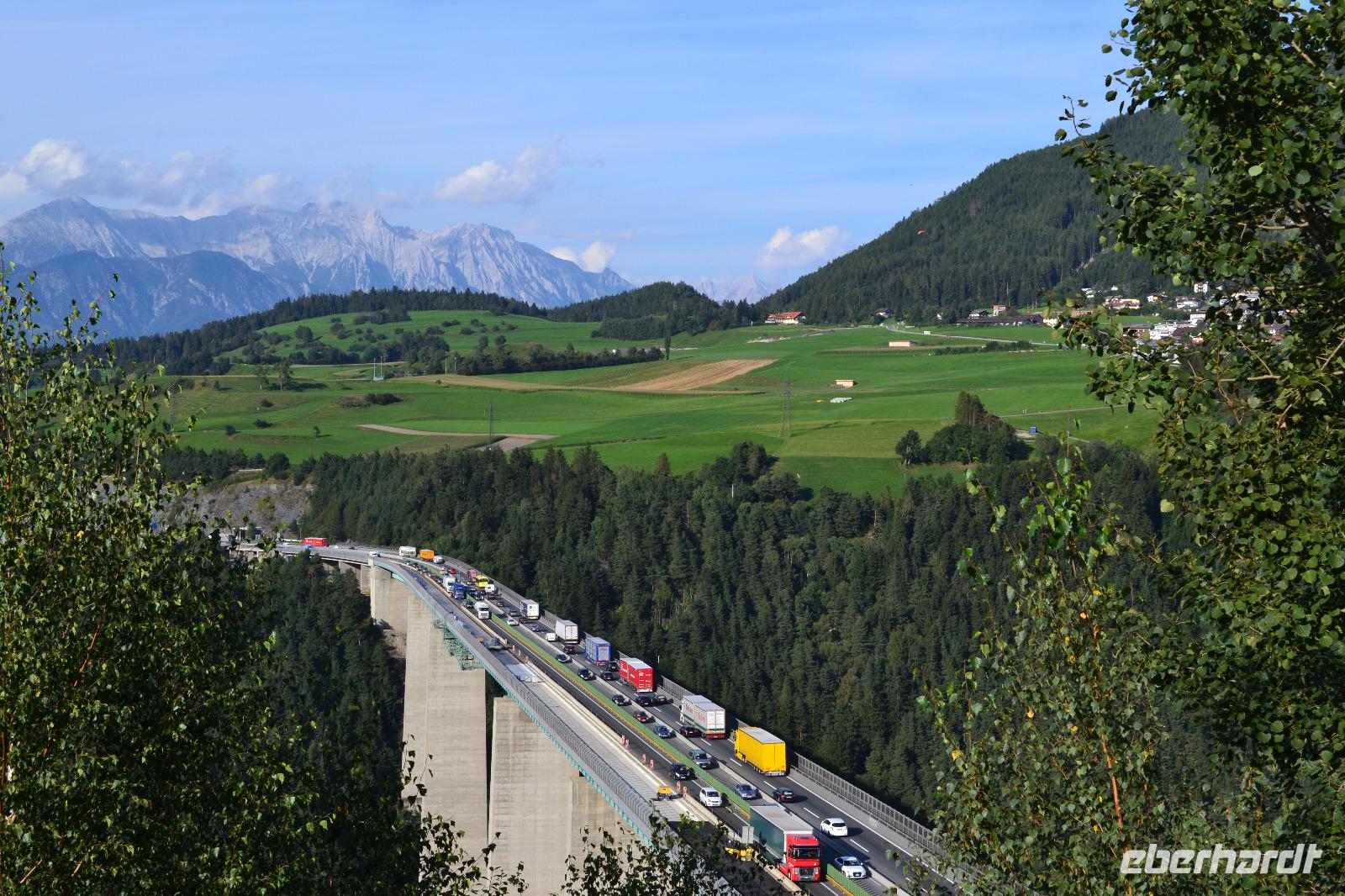 Blick auf die Europabrücke
