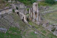 Volterra - Ruinen des Amphitheaters und der alten römischen Thermen