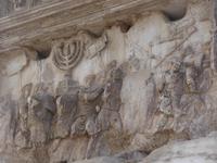 Triumphzug der Römer - Relief am Titusbogen - Darstellung der Schätze die erobert wurden