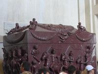 Porphyr-Sarkophag der hl. Helena