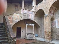Im Palazzo Comunale in San Gimignano.