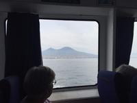 Überfahrt nach Capri - den Vesuv im Blick