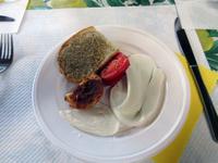 Mozzarella, Bruscetta und Auberginenmus