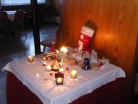 Kaminzimmer weihnachtlich dekoriert