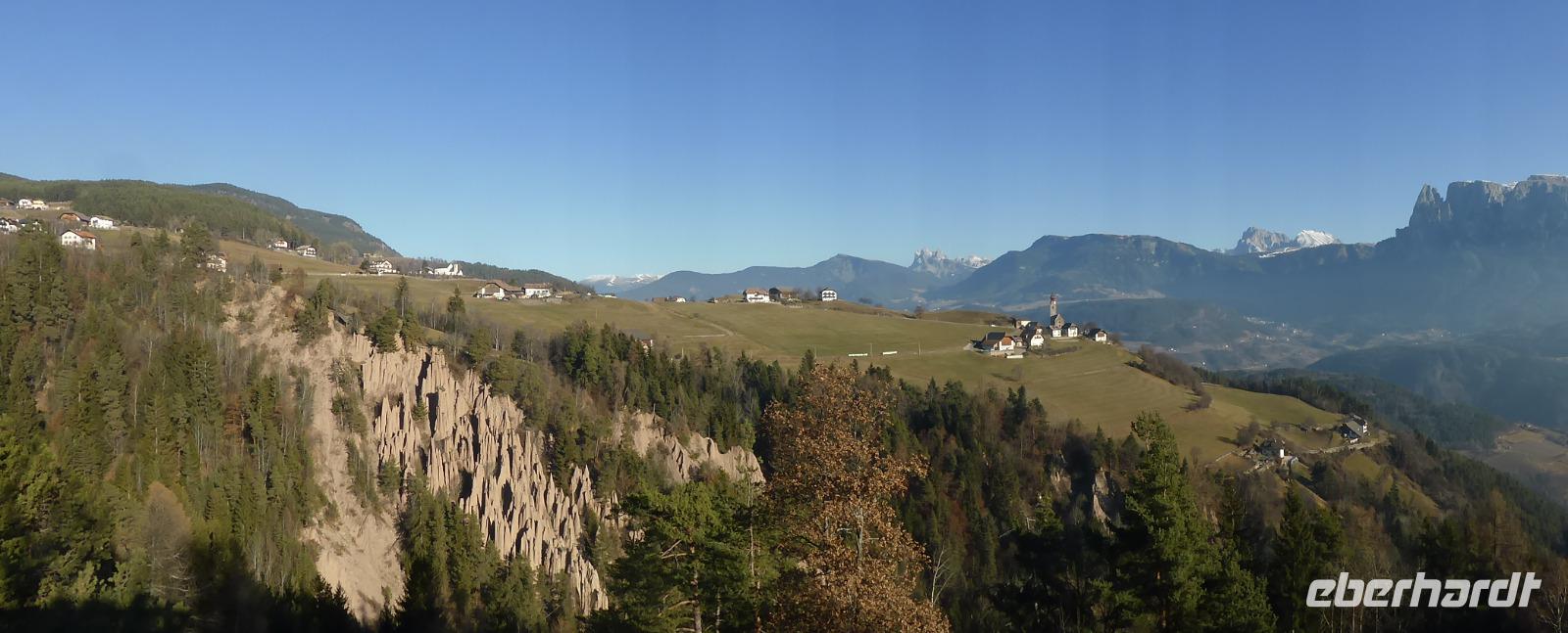 Panorama Erdpyramiden und Dolomiten