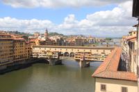 Blick aus den Uffizien auf die Ponte Vecchio