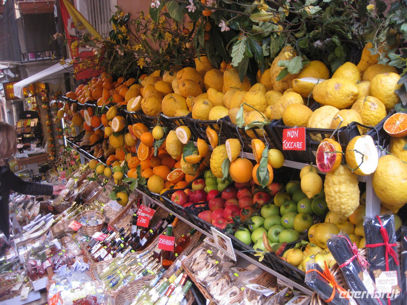 Obststand in Taormina