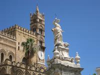 Palermo - die Schutzpatronin Palermos vor der Kathedrale