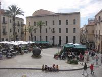 Cefalu - Piazza del Duomo mit Rathaus
