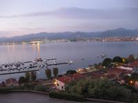 Der Hafen von Milazzo am frühen Morgen