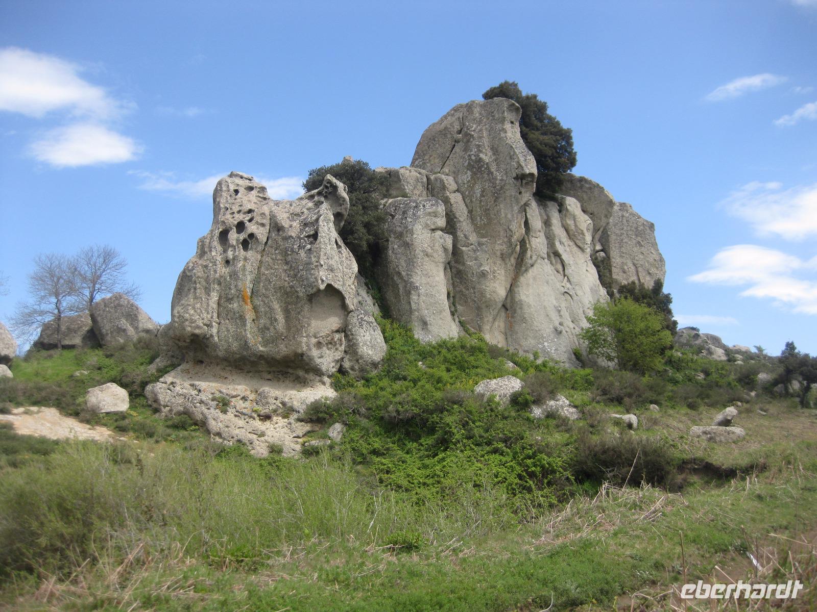 Auf der Hochebene von Agrimusco - Megalite - das Affengesicht