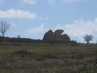 Auf der Hochebene von Agrimusco - Megalite - der Adler