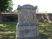 Grabmal in Nichtkatholischen Friedhof