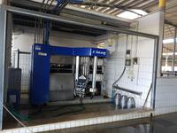 Italien, Paestum, Büffelfarm Vannulo, Melkmaschine