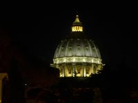 Peterskuppel bei Nacht