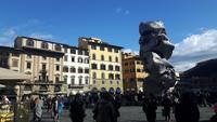 Florenz (Piazza della Signoria - Moderne Kunst des Schweizers Urs Fischer)