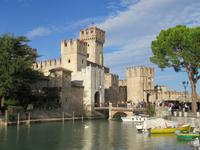 Sirmione – Uferpromenade und Scaligerburg