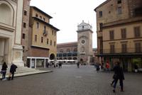 Mantua Uhrturm mit astrologischer Uhr aus dem 15. Jahrhundert