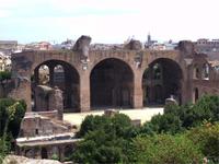 Die riesige Basilika des Maxentius