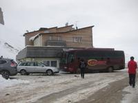 IMG_9083 Dolomitenrundfahrt - Unser Bus am Sellajoch
