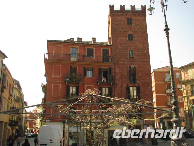 Asti - einer der wenigen noch vorhandenen Türme